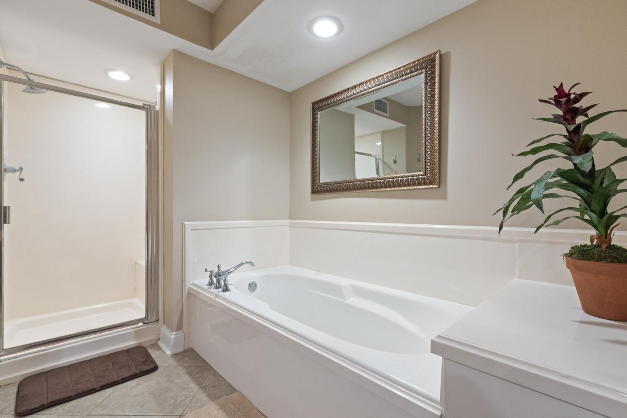 Fun 2 Bed/2 Bath Condo With Pool On Biloxi Beach Eksteriør bilde