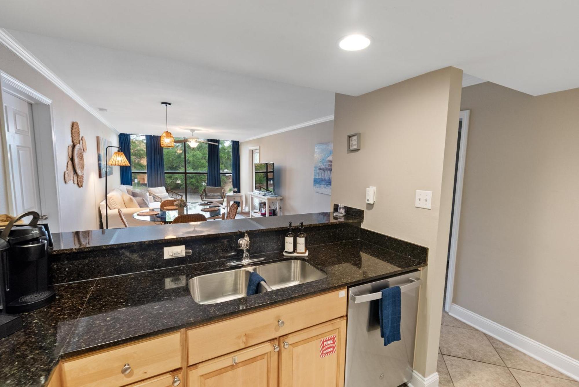 Fun 2 Bed/2 Bath Condo With Pool On Biloxi Beach Eksteriør bilde